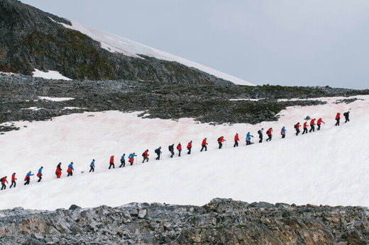Excursion glaciers