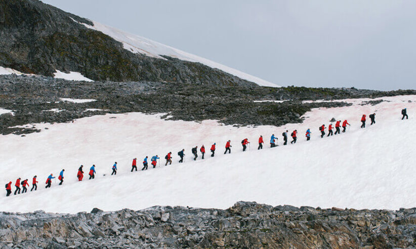 Excursion glaciers