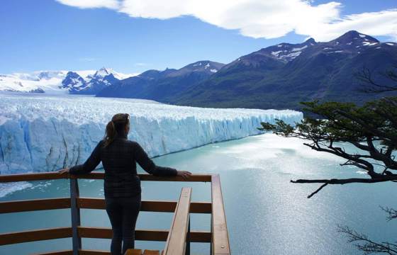 Scenic glacier view from the Perito Moreno lookout in Patagonia, Argentina. 