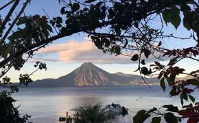 Lac Atitlan Volcan 